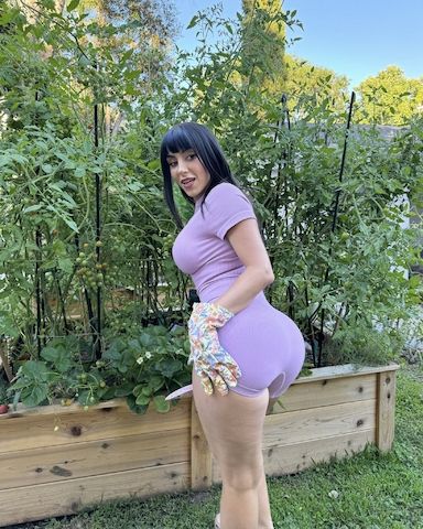 Mollige Reife neu in der Stadt