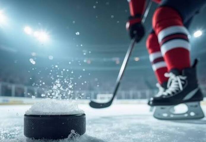  Er (52) sucht Busenwunder im Trikot ⚽️🏒