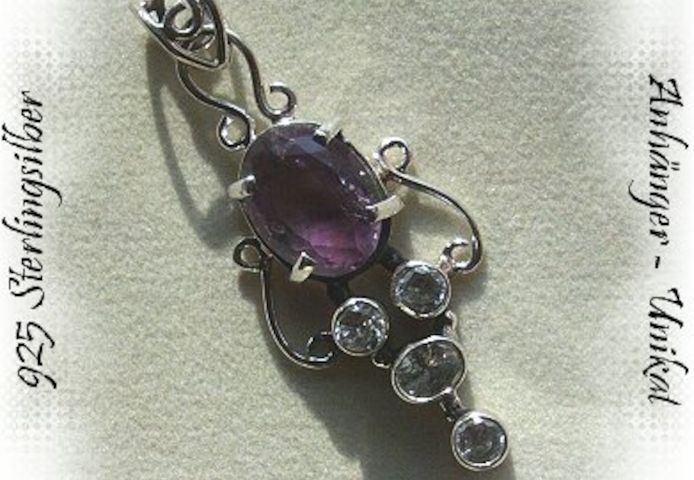 aparter Schmuckanhänger, 925 Silber mit gefassten Zirkonia