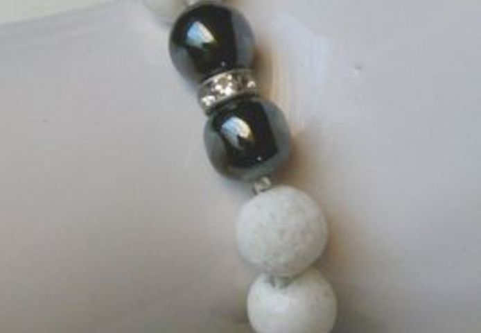 Armband im schwarz - weis Design