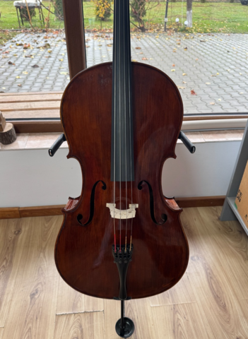Cello Stradivari Gore Standmodell