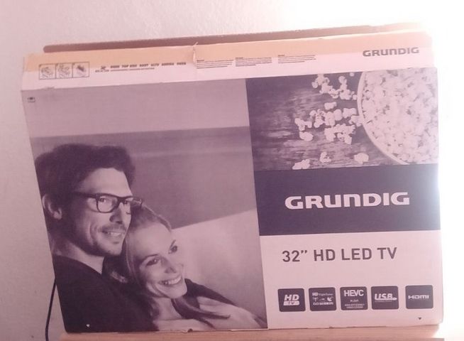 GRUNDIG 32" HD LED TV