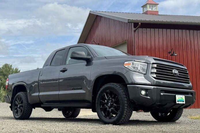 2021 Toyota Tundra Nightshad Cap Double 4×4