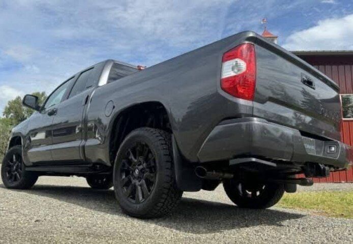 2021 Toyota Tundra Nightshad Cap Double 4×4