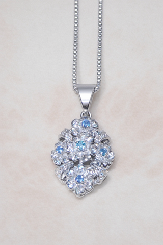 Saphir Anhänger  mit Kette 585Weißgold