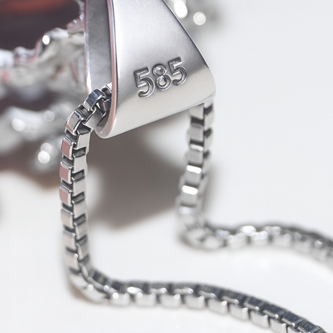 Saphir Anhänger  mit Kette 585Weißgold