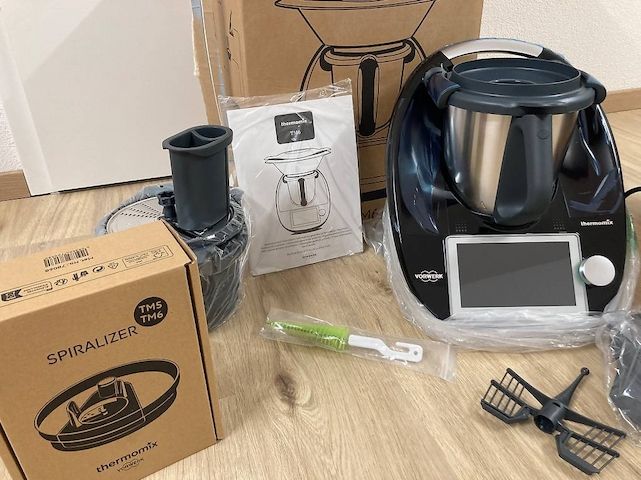 Thermomix TM6 neu im Karton.