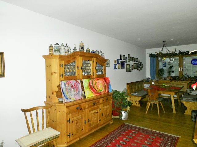 Zirben Bauernstube Natur mit Schnitzerei