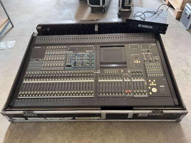 Yamaha PM5D digital mixing console