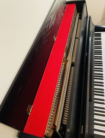 Klavier Hellas - sehr guter Zustand 1000,- VB