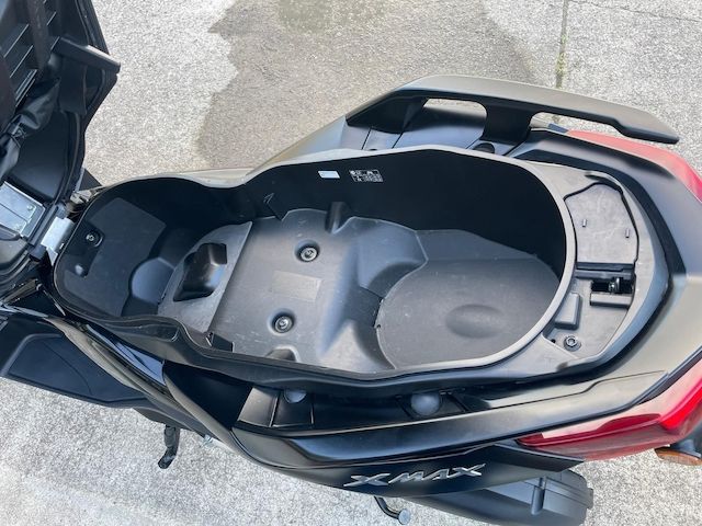 Yamaha X-Max 125 Tech Max, Baujahr 2024, in Schwarz