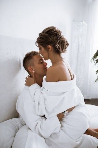 Suche ein junges Escort- Girl