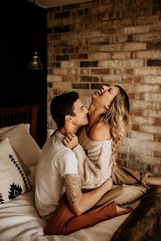 Suche ein junges Escort- Girl