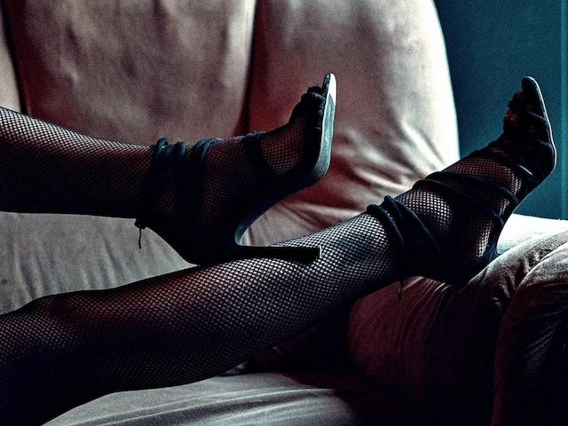 Entdecke die Welt der leidenschaftlichen Fußspiele und sexy Nylons