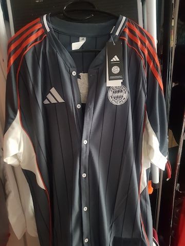 FC Bayern München Trikots XL