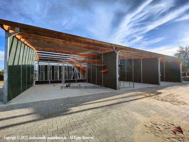 Pferdestall bauen & Außenstall kaufen, ideale Ställe für Pferde