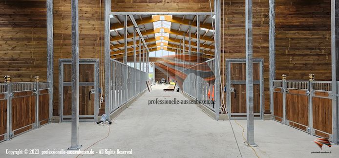 Pferdestall bauen & Außenstall für den idealen Pferdehof | Pferdebox kaufen
