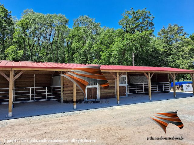 Pferdestall bauen & Außenstall für den idealen Pferdehof | Pferdebox kaufen