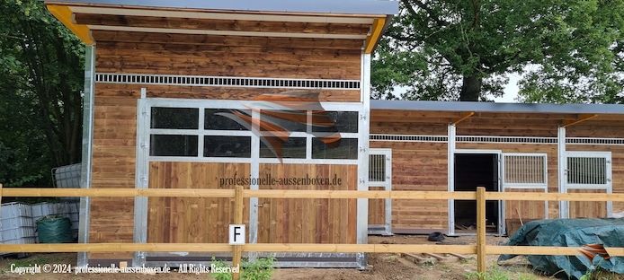Pferdestall bauen & Außenboxen kaufen | ideale Pferdebox - Stallungen für Pferde