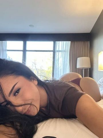 Intime erotische Begegnung mit einer schönen Frau