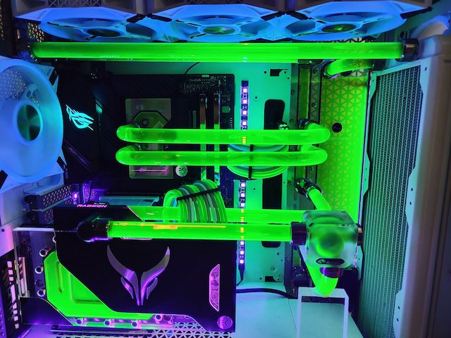 Gaming PC mit Custom Wasserkühlung