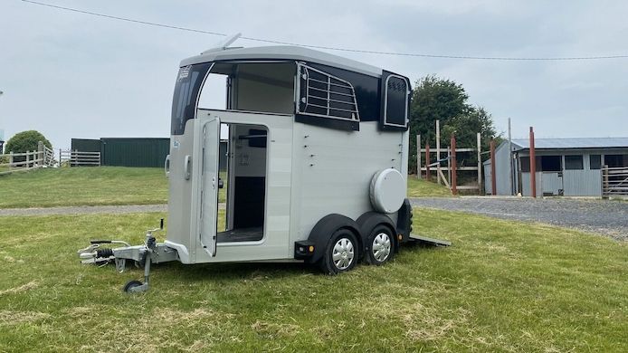Ifor Williams HBX 403 Silber – 2020