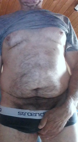 Nette sie mit kleinen Brüsten für lustvolle Treffen gesucht