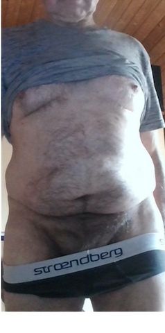 Nette sie mit kleinen Brüsten für lustvolle Treffen gesucht