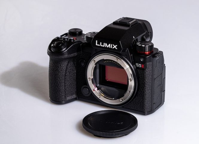 Panasonic Lumix S5 Mark II + Lumix S 50mm F1.8 DC-S5M2C S5II