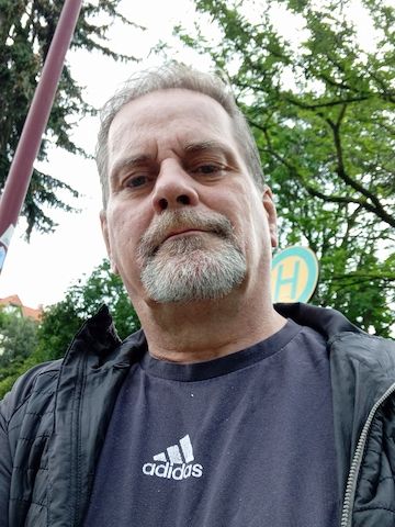 Suche Frauen aus Magdeburg und nähren Umgebung 