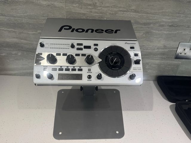 2 x Pioneer CDJ 2000 (weiß) + DJM 900W + RMX 1000W + Zubehör