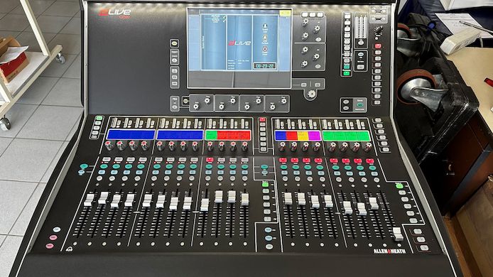 Allen & Heath DLiveC2500 + CDM48