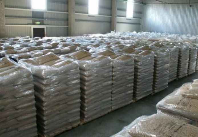 Holzpellets zu verkaufen.