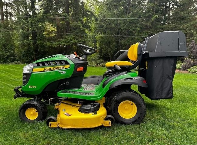 John Deere S240 Aufsitzmäher