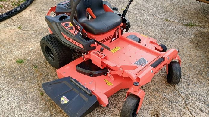 Troy-Bilt Zero-Turn-Mower (42-inch cutting width), runtime: 26 hours