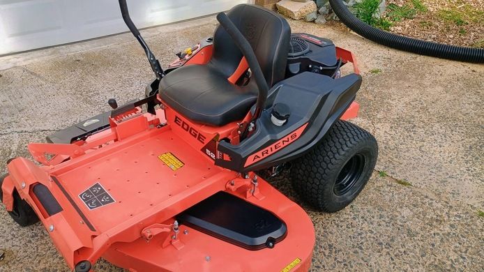 Troy-Bilt Zero-Turn-Mower (42-inch cutting width), runtime: 26 hours