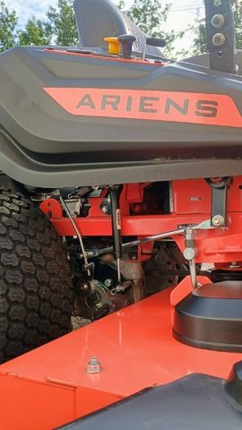 Troy-Bilt Zero-Turn-Mower (42-inch cutting width), runtime: 26 hours