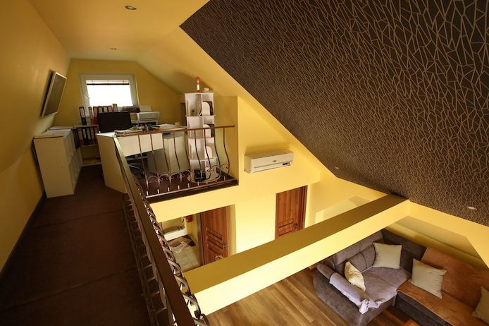 Haus mit Nebenhäusern, Pool und Weinberg in Vinica / Slowakei