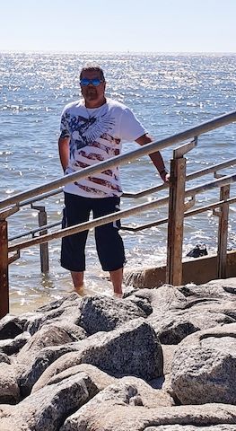Suche eine nette junge Frau mit Kinderwunsch
