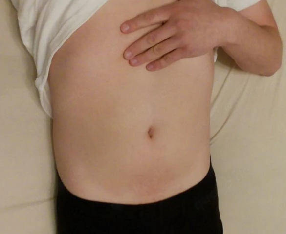 Suche Paare, Frauen oder Männer mit sadistischer Ader die auf mein Bauch rumhüpfen,stampfen,trampeln