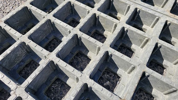 Bodenstabilisierung mit Rasengittern & Paddockplatten Verdura Core - Schwerlastmatten