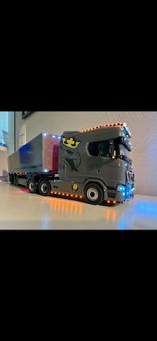 Scania V8 770S RC mit Auflieger zu verkaufen 1:32