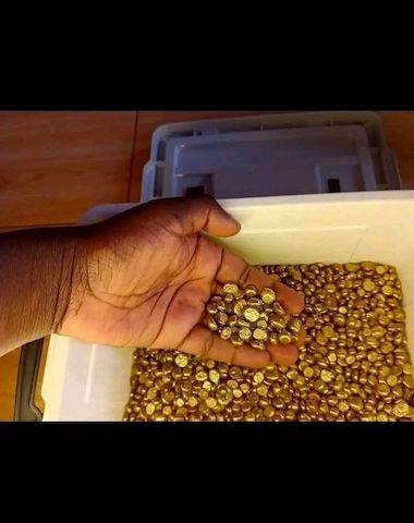 Goldbarren und -nuggets in Nairobi, Kenia zu verkaufen