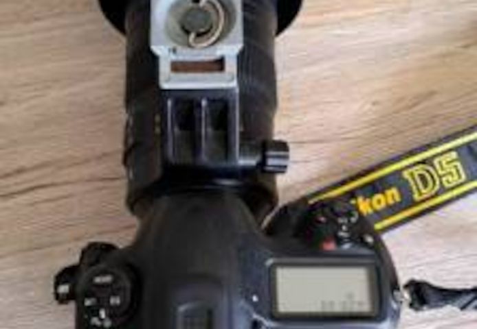 Nikon D5 Gehäuse + Nikon AF-S 200–500 mm f/5.6E VR Objektiv