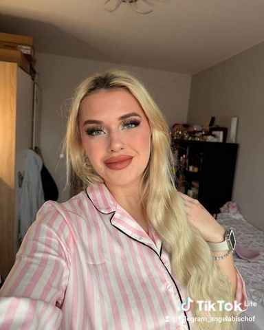 Nacktfotos und -videos sowie Sex-Cams