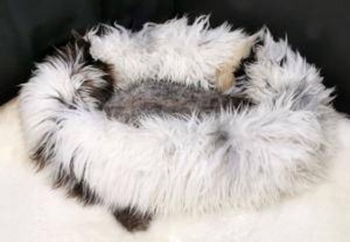 Katzenbetten aus natürlichem Schaffell, Premium