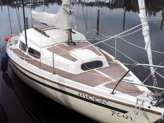 3 Std. Neptun 22 segeln auf dem Steinhuder Meer in Mardorf - Bootsverleih Kielhorn / Steg  N 21