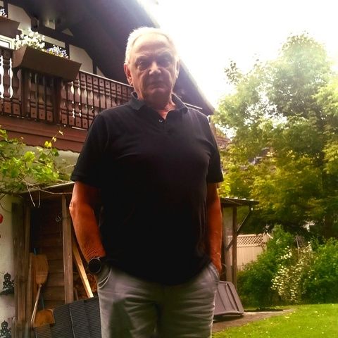 Er Selbstst. sucht reife Frau für Intime Std. Diskret langfristig