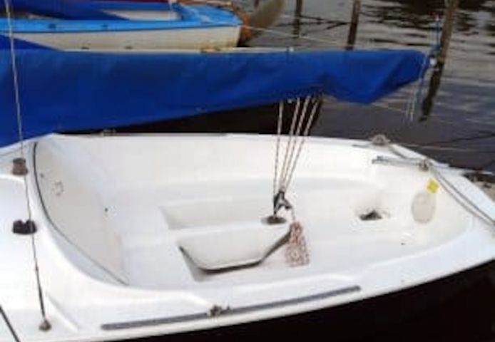3 Std. Conger segeln auf dem Steinhuder Meer in Mardorf - Bootsverleih Kielhorn / Steg  N 21