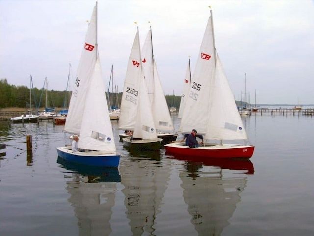 3 Std. VB Jolle segeln auf dem Steinhuder Meer in Mardorf - Bootsverleih Kielhorn / Steg  N 21